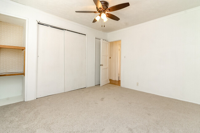 Building Photo - 14523 Pioneer Wy E