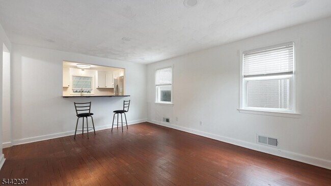 Building Photo - 1751 Mountain Ave