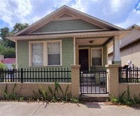 Building Photo - 2008 N Albany Ave