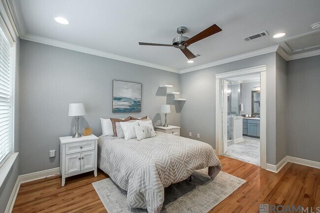 Building Photo - Mid-City Luxury Rental – 4 Bed / 3 Bath