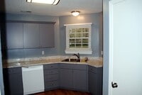 Building Photo - 3122 Country Club Rd