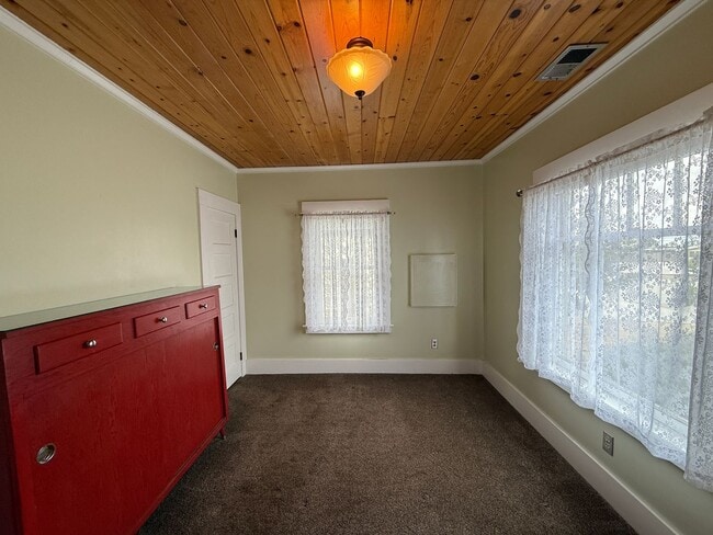 Building Photo - Old Town Orcutt Charm