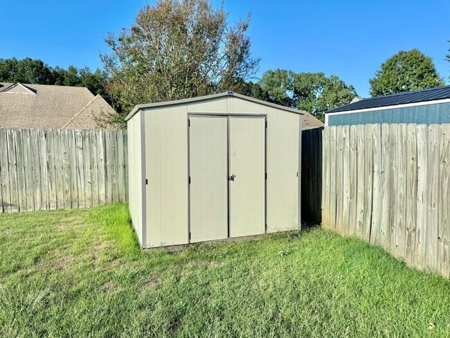 Building Photo - 11230 Cashmere Wood Dr