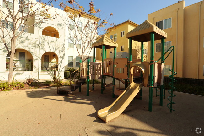 Building Photo - Harvest Ridge