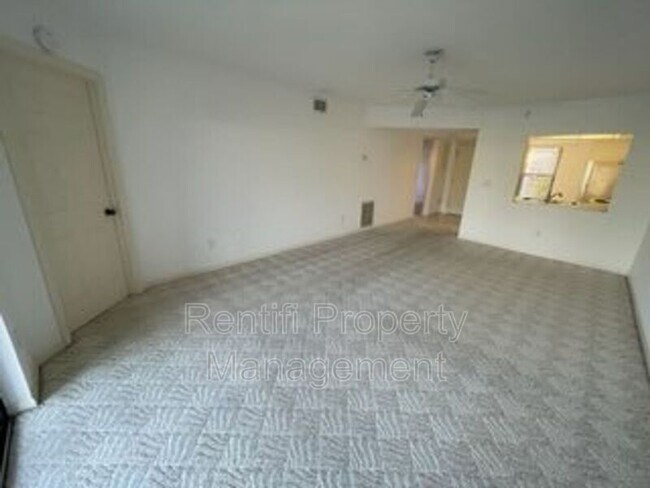 Building Photo - 4626 SE 5th Pl