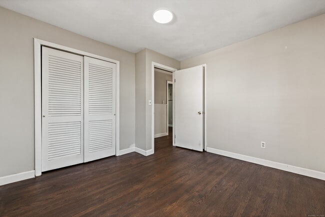 Building Photo - 30 Doran St