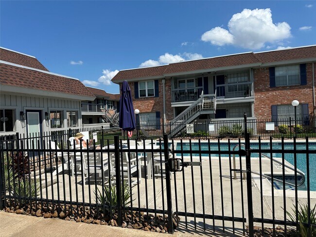 Building Photo - 2350 Bering Dr