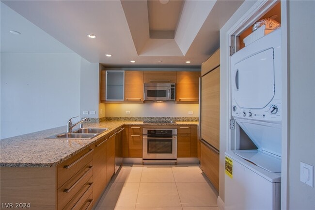 Building Photo - 222 Karen Ave