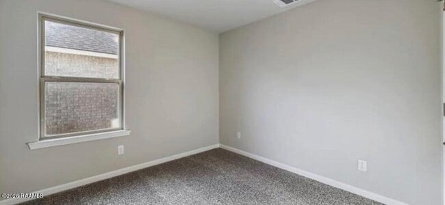 Building Photo - 121 Autumn Dr