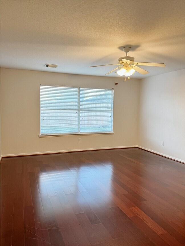 Building Photo - 11111 Bradford Way Dr