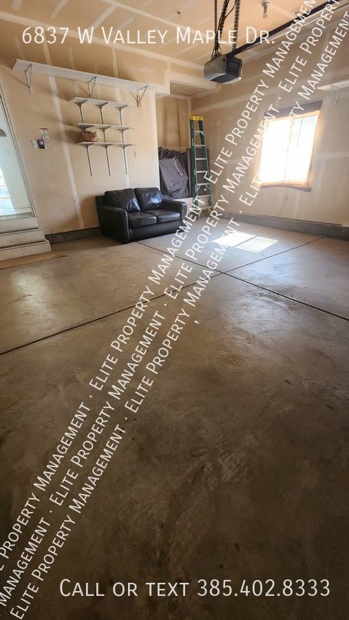 Building Photo - Great 3 bedroom home