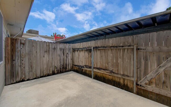 Building Photo - 8102 Amelia Rd