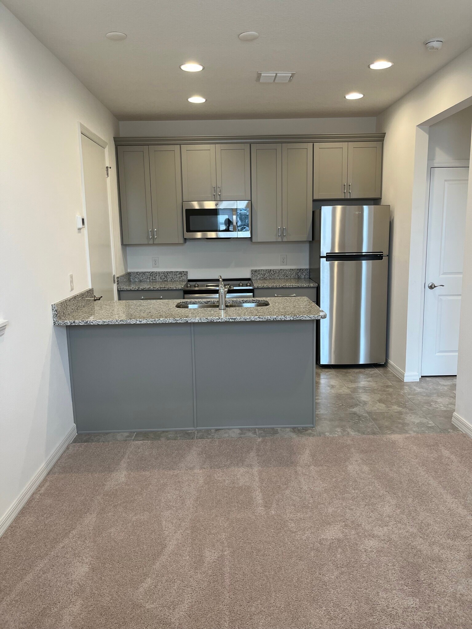 Kitchen - 16036 Micelli Dr