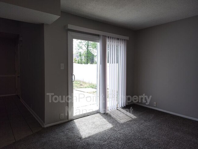 Building Photo - 7001 Stonington Ln