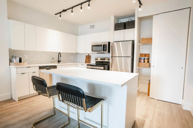 Building Photo - 29 E Chestnut St