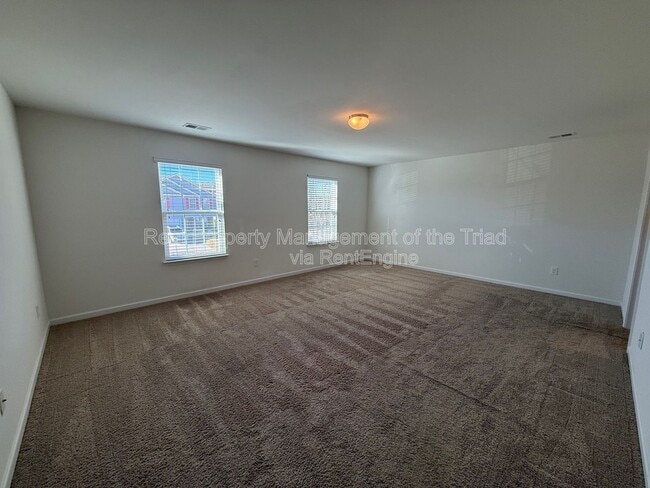 Building Photo - 1907 Northrop Dr