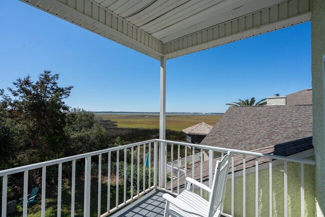 Building Photo - 212 Somerset Ct