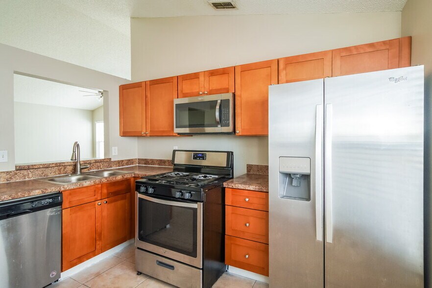 Building Photo - 3744 Dartford Dr