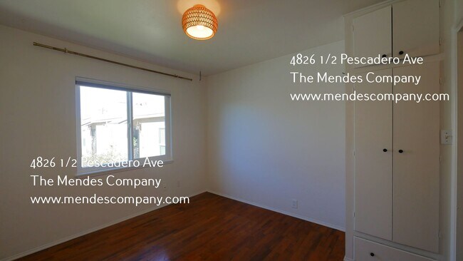 Building Photo - 4826 1/2 Pescadero Avenue-