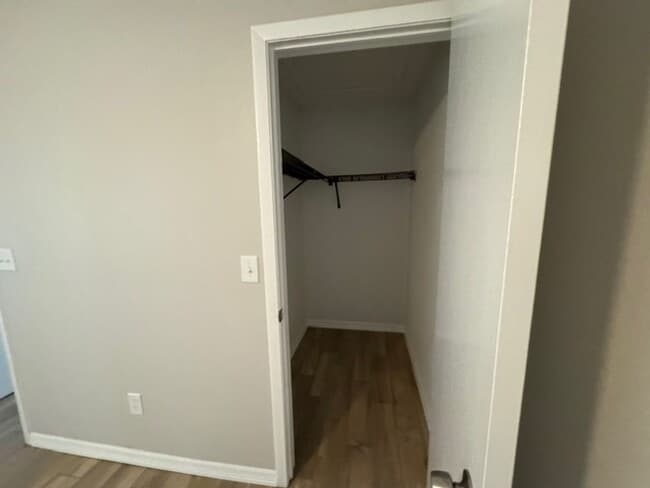 Building Photo - Spacious 3BR/2BA Duplex – Fresh Remodel, P...