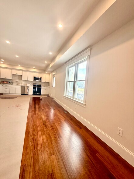 Building Photo - 100 Dartmouth St