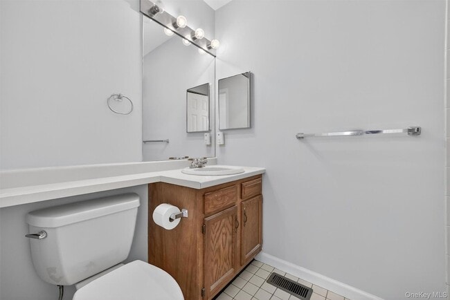 Building Photo - 2003 Regent Dr