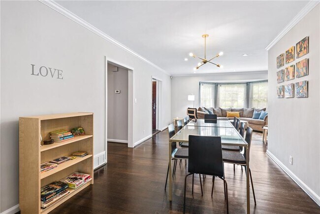 Building Photo - 1257 Briar Hills Dr NE