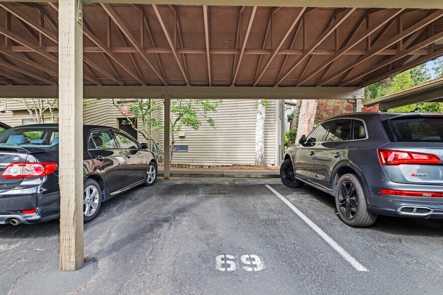 Covered parking - 130 SW 116th St