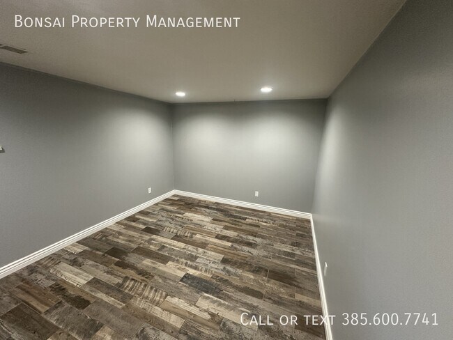 Building Photo - 3281 E Fortuna Dr