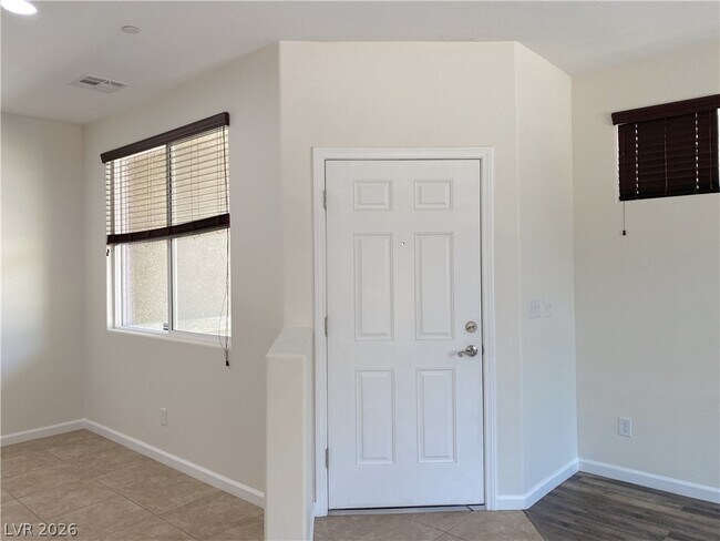 Building Photo - 1000 Aspen Cliff Dr
