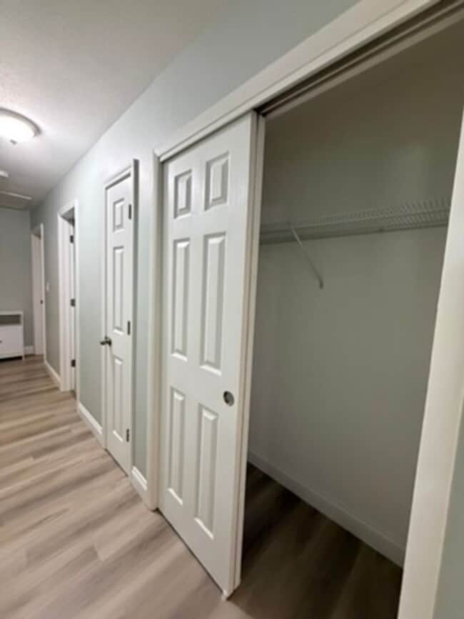 Building Photo - 50% OFF FIRST MONTHS RENT -- UNFURNISHED, UPDATED 3B/1.5B Home in the Heart of Ft. Walton Beach