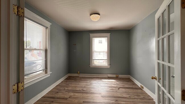 Building Photo - 40 Dewey St