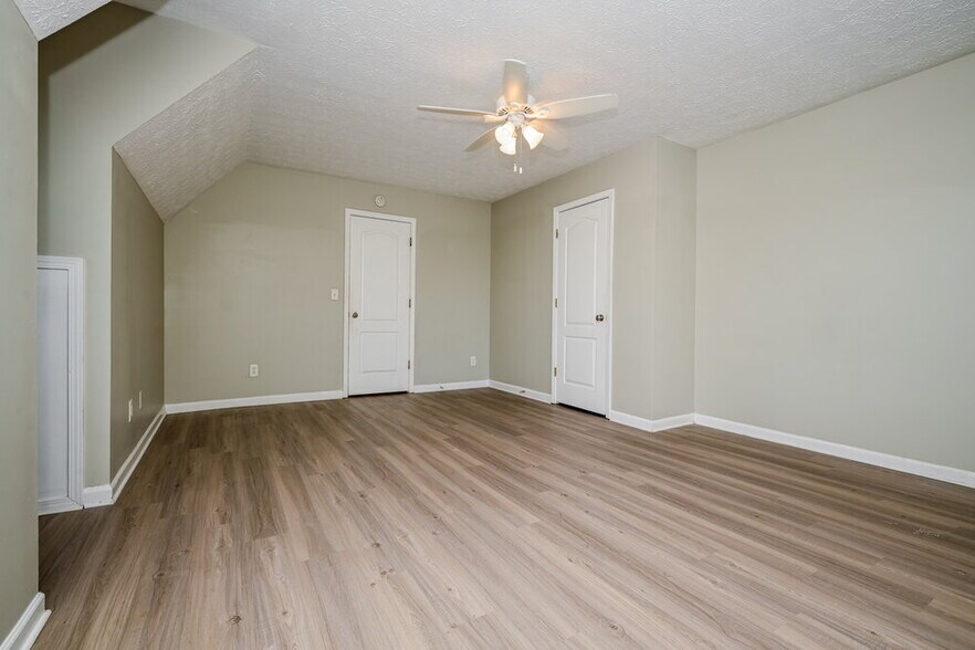 Building Photo - 5055 Towne Park Dr