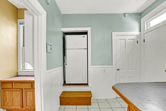 Building Photo - 1015 E 10th Ave