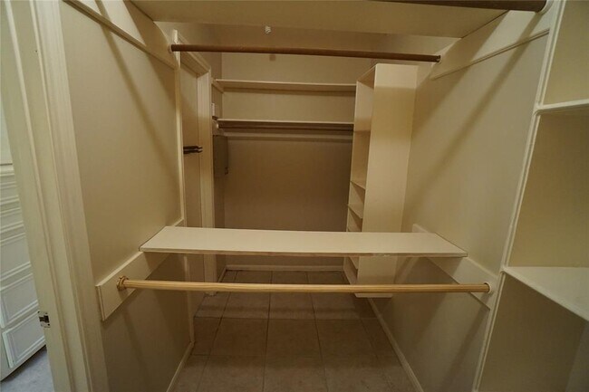 Building Photo - 7827 Candle Ln