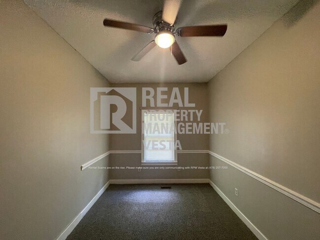 Building Photo - 1082 Lamont St