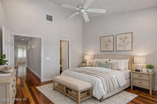 Building Photo - 445 8th Ave N