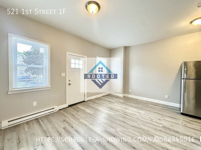 Primary Photo - 521 1st St