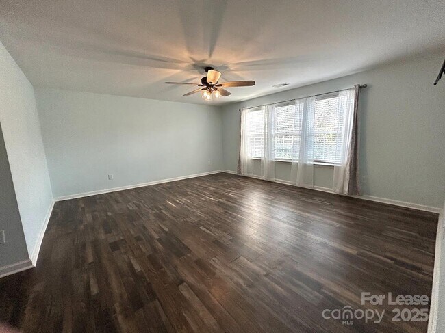 Building Photo - 1004 Whipcord Dr