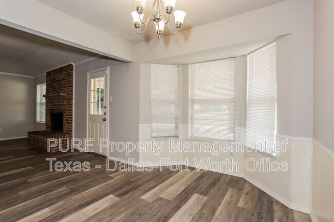 Building Photo - 7705 Red Oak St