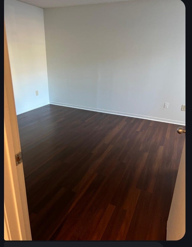 Building Photo - 2011 N Highway 17