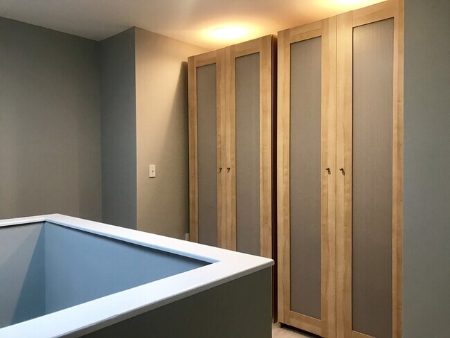 Building Photo - 25 N Montford Ave