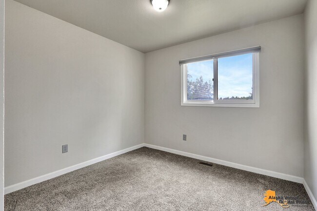 Building Photo - Charming 3 Bedroom Ranch Style Home in East Anchorage