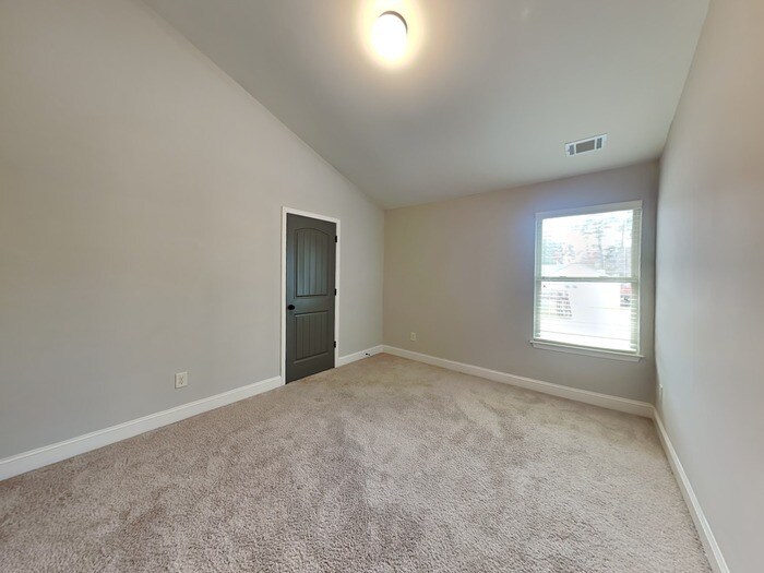 Building Photo - 333 Castle Top Ln SE