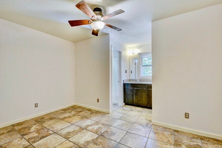 Building Photo - 3452 Willowrun Dr