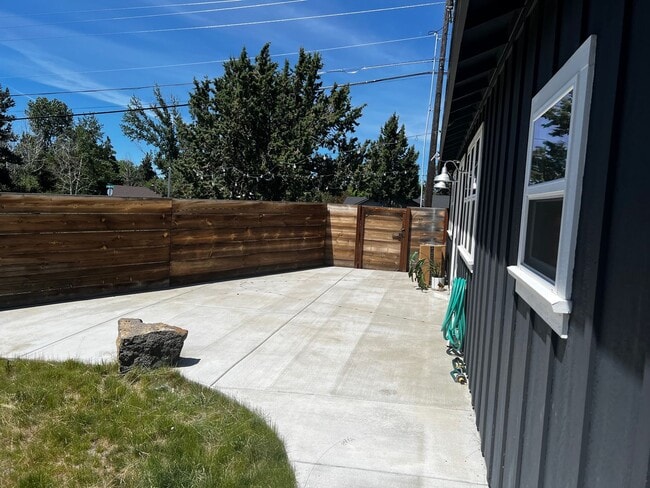 Building Photo - 20655 Cooley Rd
