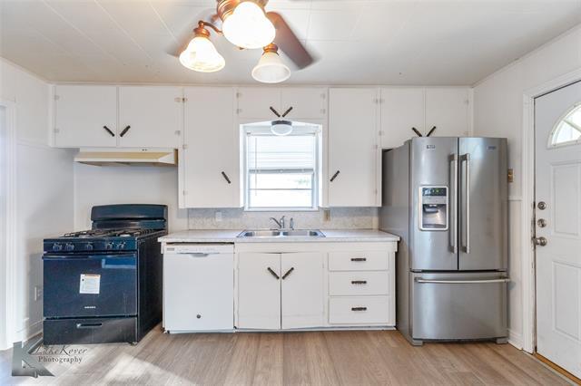 Building Photo - 301 S Mockingbird Ln