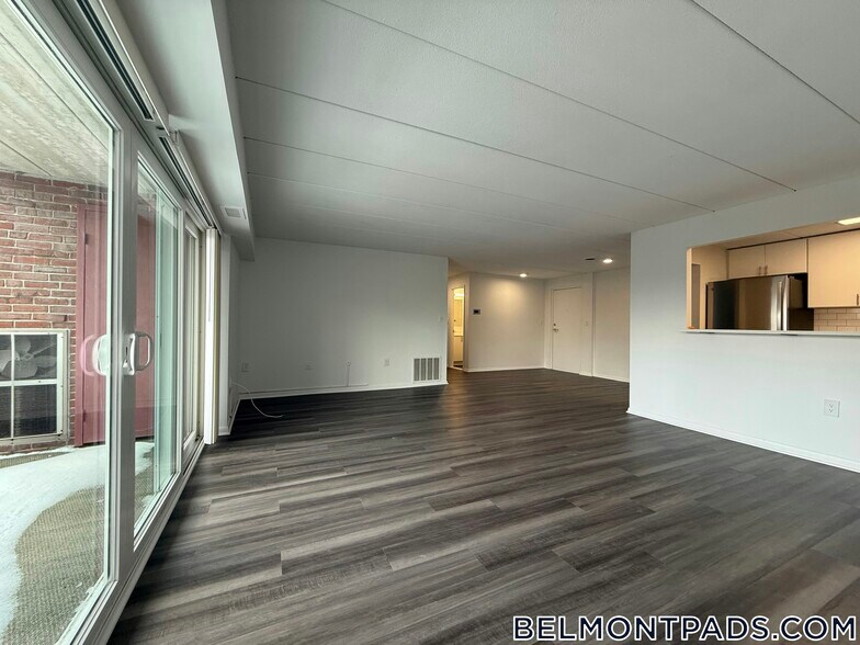 Building Photo - 55 Hill Rd