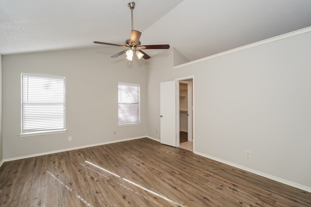 Building Photo - 8137 Camelot Rd