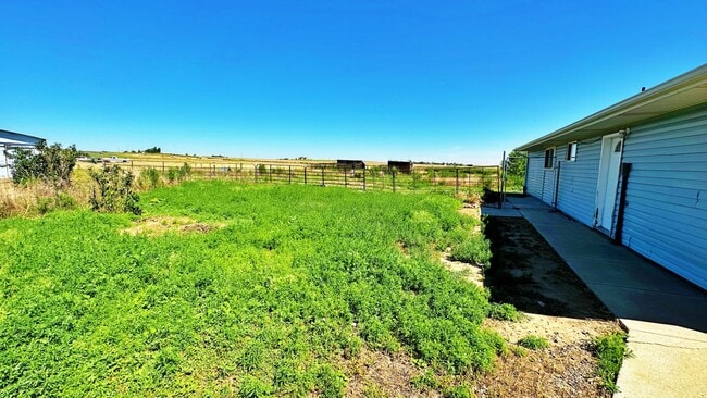 Building Photo - Quiet Guest House 2 Bed 1 Bath in the Coun...